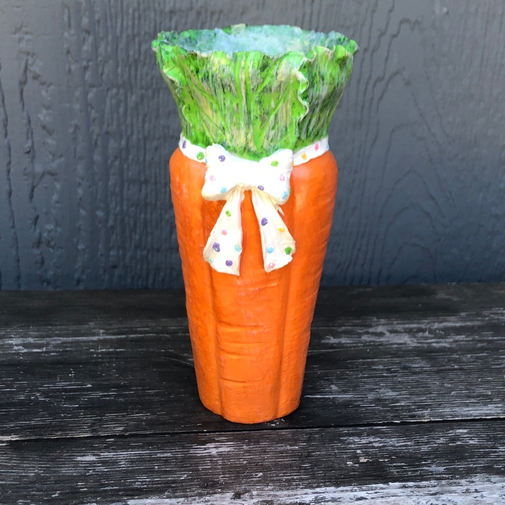 Carrot Vase with Green Top and Bow